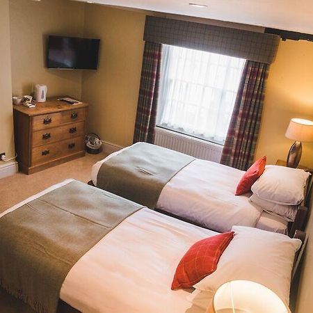 Black Swan Hotel Devizes Bagian luar foto