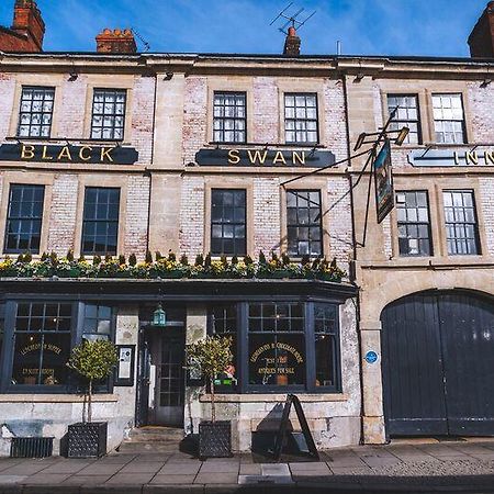Black Swan Hotel Devizes Bagian luar foto