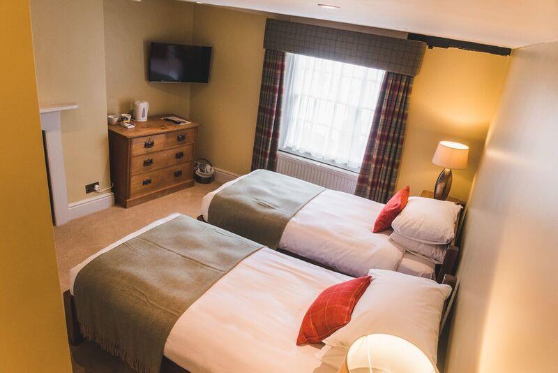 Black Swan Hotel Devizes Bagian luar foto