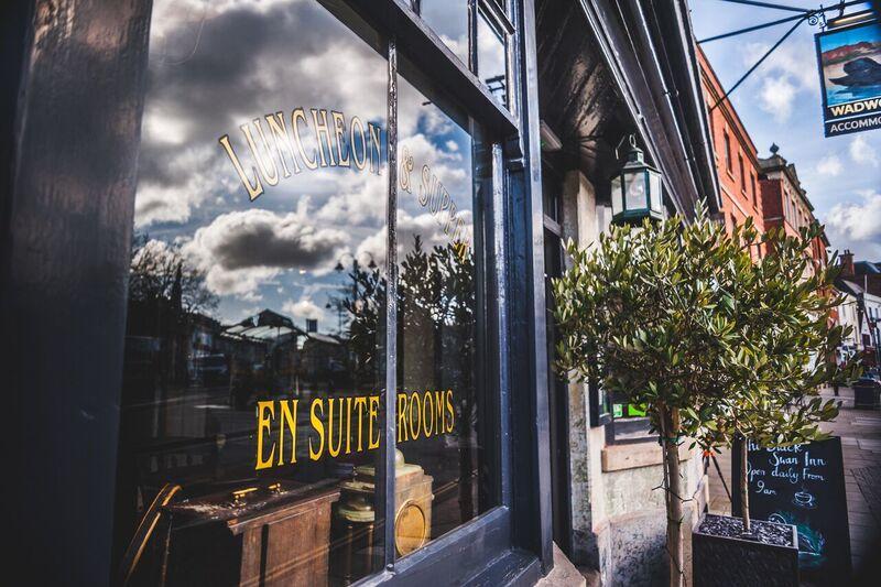Black Swan Hotel Devizes Bagian luar foto
