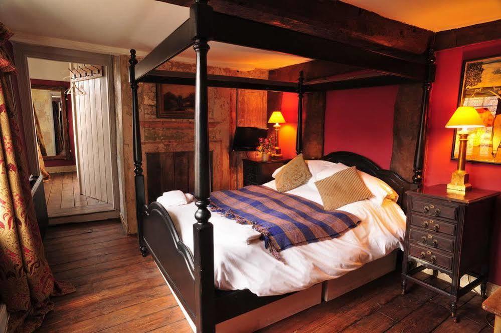 Black Swan Hotel Devizes Bagian luar foto
