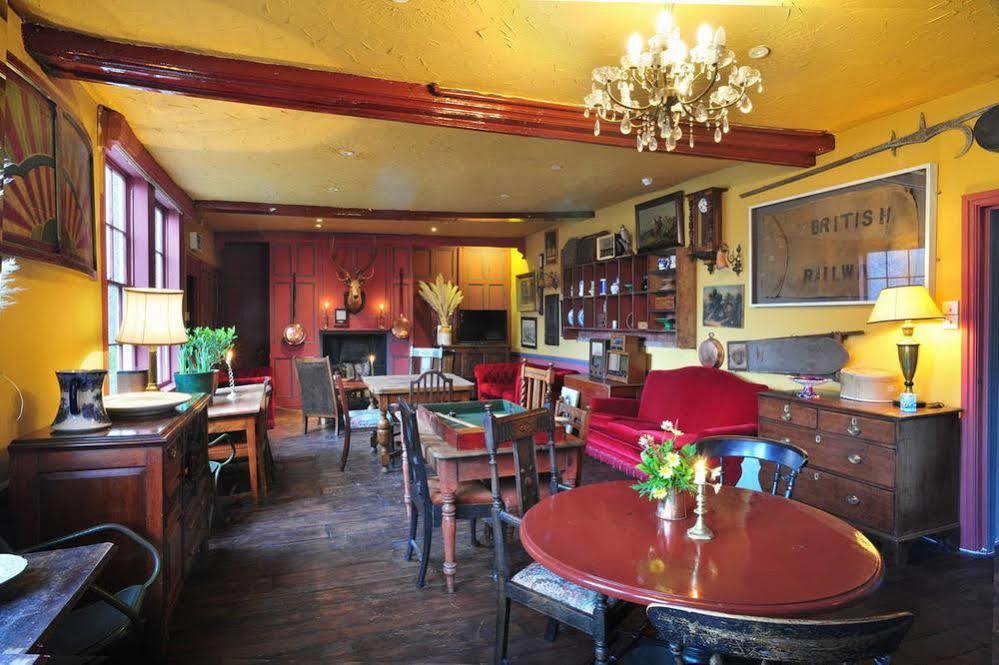 Black Swan Hotel Devizes Bagian luar foto